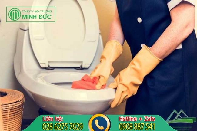 Tẩy trắng bồn cầu bị đen v&agrave; ố v&agrave;ng bằng nhiều c&aacute;ch
