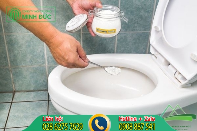 Th&ocirc;ng bồn cầu bằng baking soda