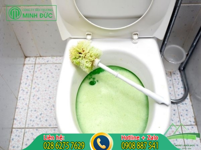 bồn cầu bị đầy phải l&agrave;m sao