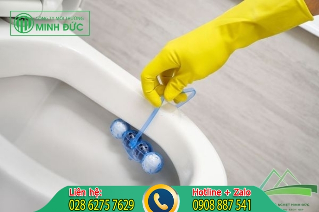 Cách sử dụng viên tẩy bồn cầu