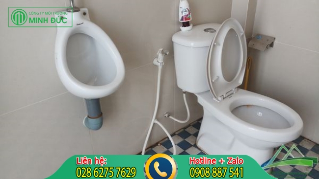 Th&ocirc;ng bồn cầu nghẹt bằng muối sẽ gi&uacute;p cho mọi vấn đề được x&oacute;a tan