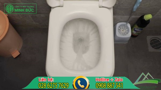 Dụng cụ th&ocirc;ng bồn cầu bị nghẹt tại nh&agrave;