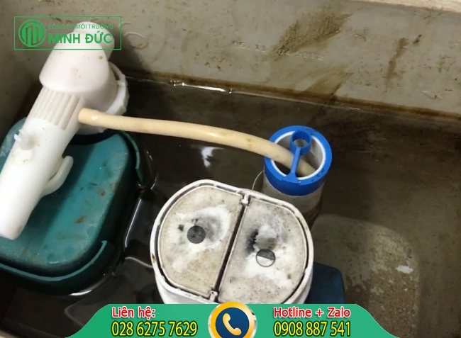 Ảnh hưởng từ việc k&eacute;t nước bồn cầu bị tụt nước