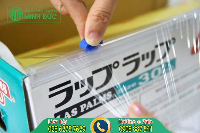 Th&ocirc;ng nghẹt bồn cầu bệt bằng m&agrave;ng bọc thực phẩm