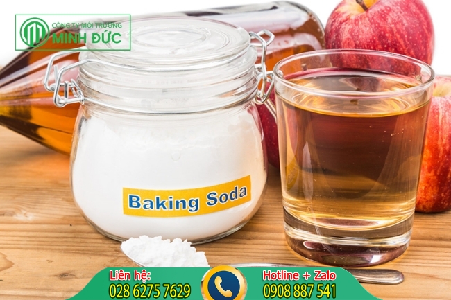 Xử l&yacute; nước cống bị tr&agrave;o ngược với Baking soda v&agrave; giấm ăn