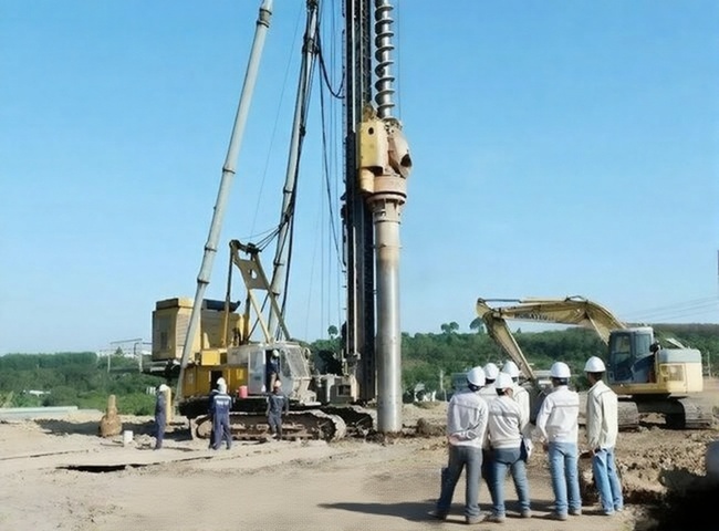 Dịch vụ hút bùn khoan cọc nhồi đưa ra nhiều cam kết về chất lượng dịch vụ
