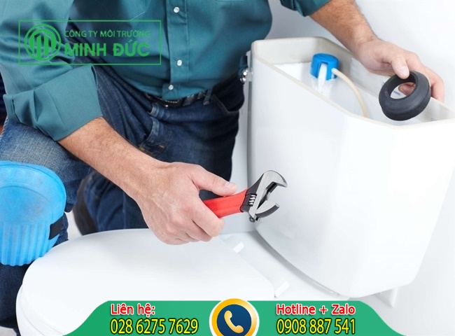 Kiểm tra tắc nghẽn đường ống dẫn khí bồn cầu