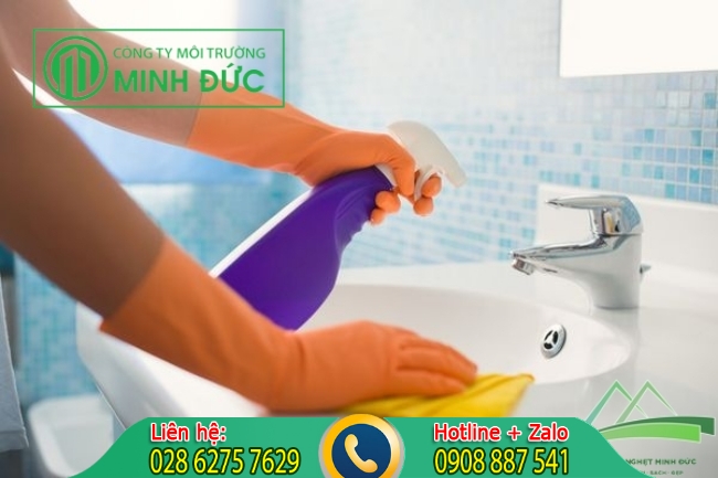 Khử mùi hôi nhà vệ sinh bằng rượu mạnh