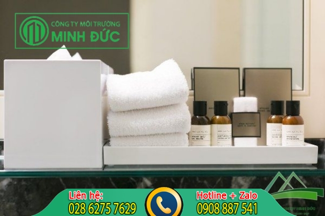 Thay đồ d&ugrave;ng mới trong nh&agrave; tắm
